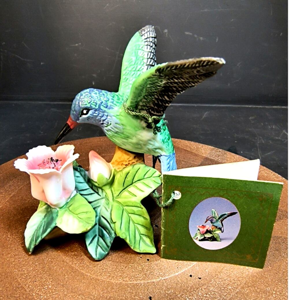 2134.  Authentic Vintage Russ Berries Nature's Song Hummingbird Figurine 15440